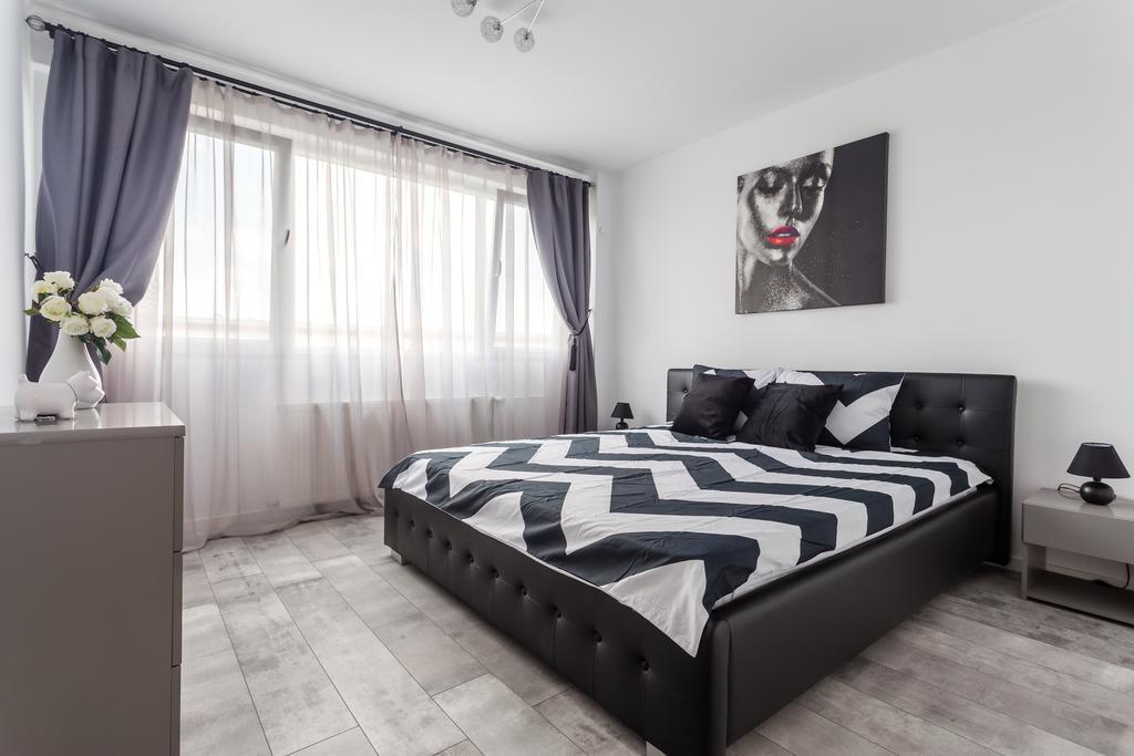 Bright House Apartment บูคาเรสต์ ภายนอก รูปภาพ