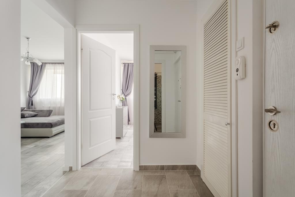 Bright House Apartment บูคาเรสต์ ภายนอก รูปภาพ